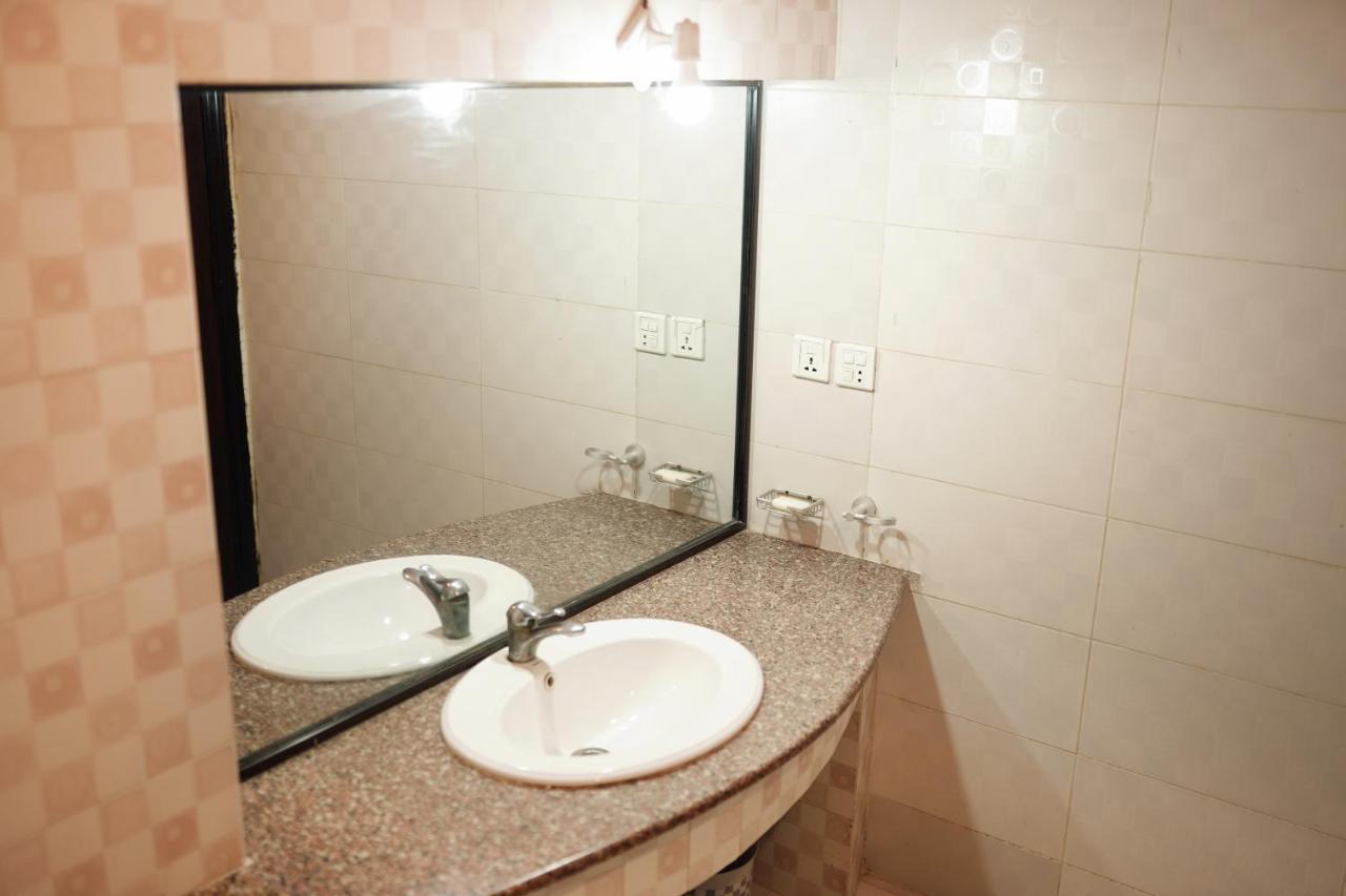 Diamond Lodge Карачи Экстерьер фото